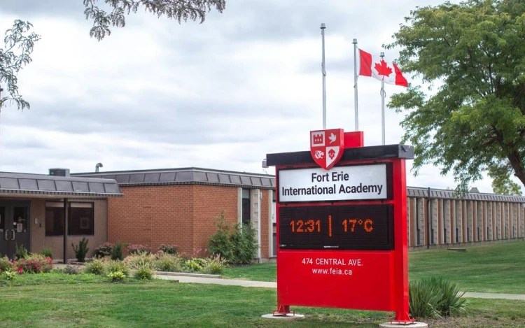 Tìm Hiểu Fort Erie International Academy: Chương Trình Đào Tạo, Học Phí và Cơ Hội Phát Triển 6 Du học