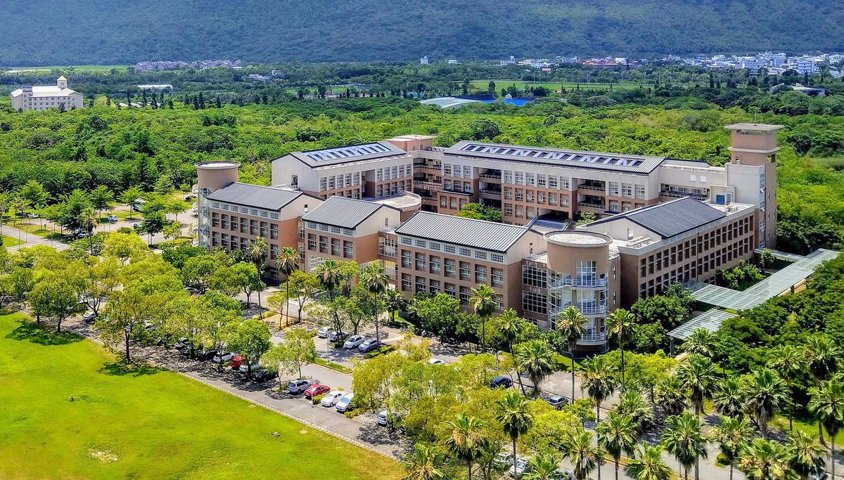 Đại học Đông Hoa - Donghua University (DHU): Học Tập, Chi Phí và Cơ Hội Nghề Nghiệp 2 Du học