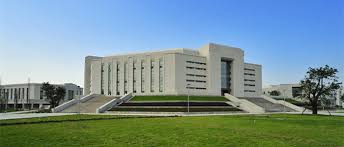 Review University of Electronic Science and Technology of China